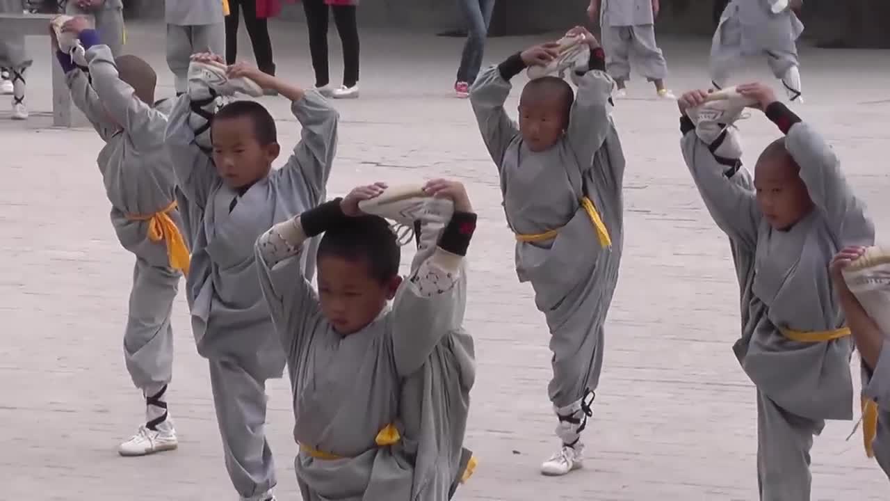 Deng_Feng_Shaolin_Kung_Fu_School,_China_8(720p)