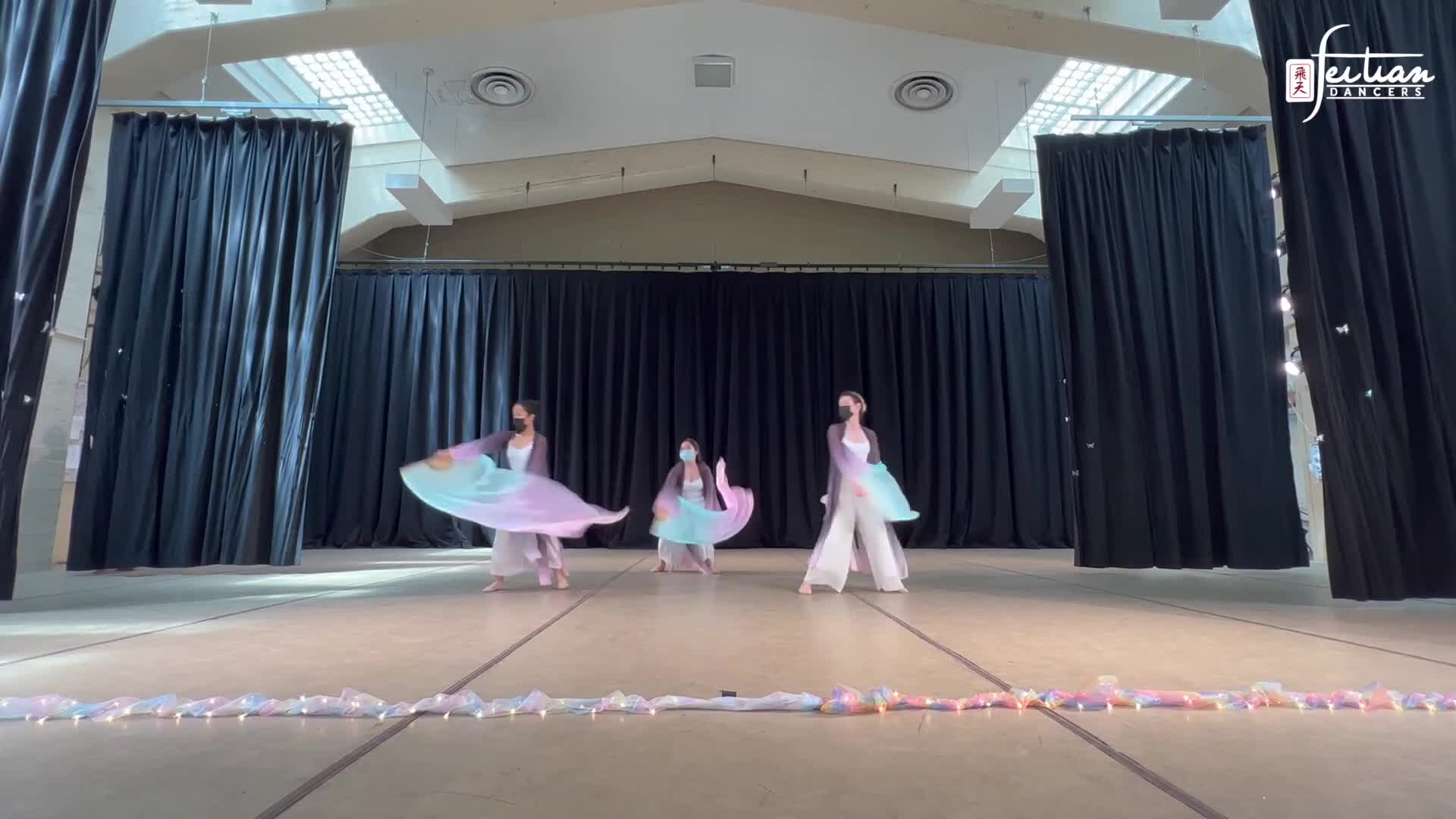 ⁣Upwards to the Moon”《左手指月》__Fei_Tian_Dancers___UC_Berkeley_Chinese_Dance(1080p)