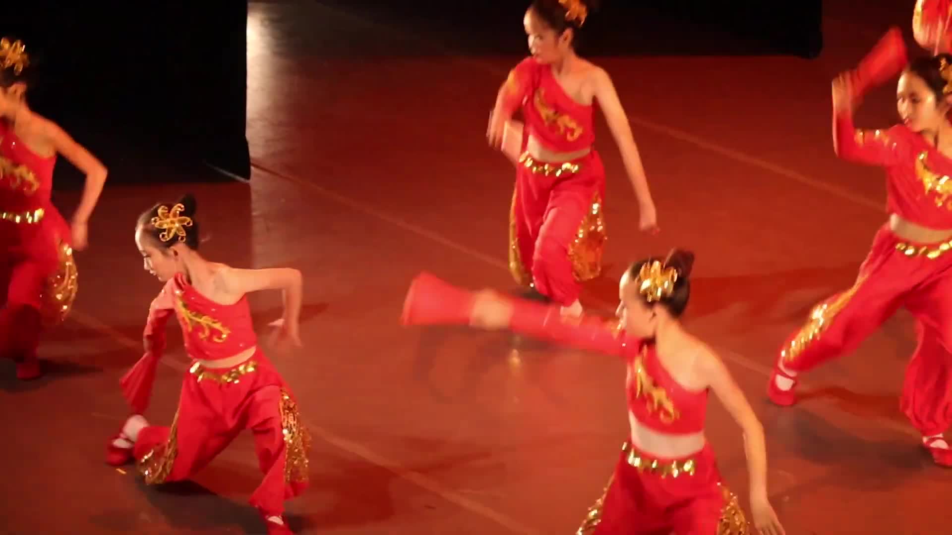 ⁣Chinese Dance